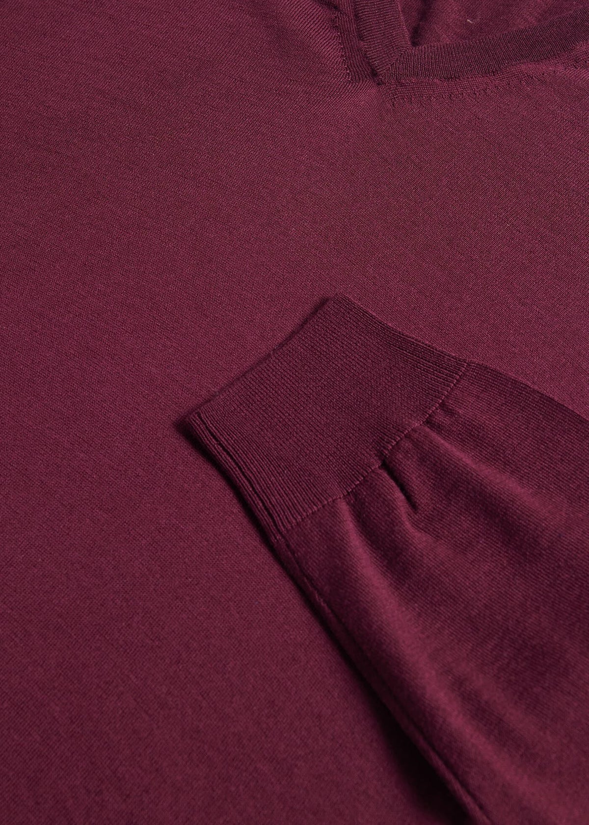 Essential Merino Wool V-neck Sweater - Paul Stuart Premium