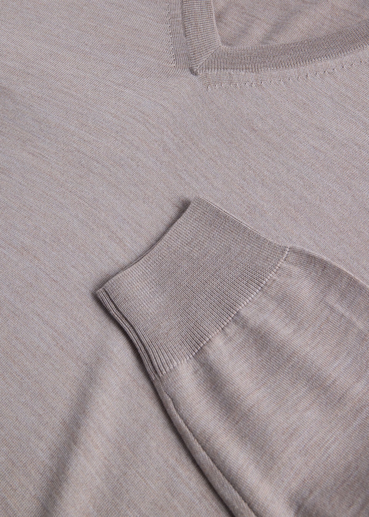 Essential Merino Wool V-neck Sweater - Paul Stuart Trending