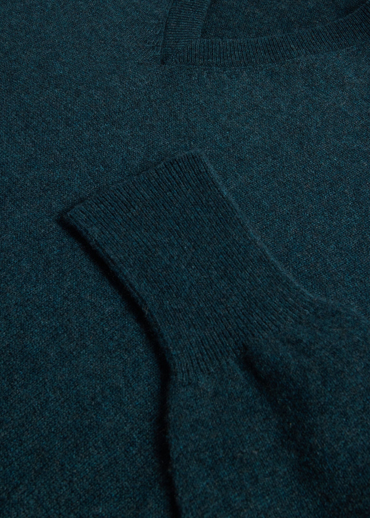 Classic Cashmere V-Neck Sweater - Paul Stuart Trending
