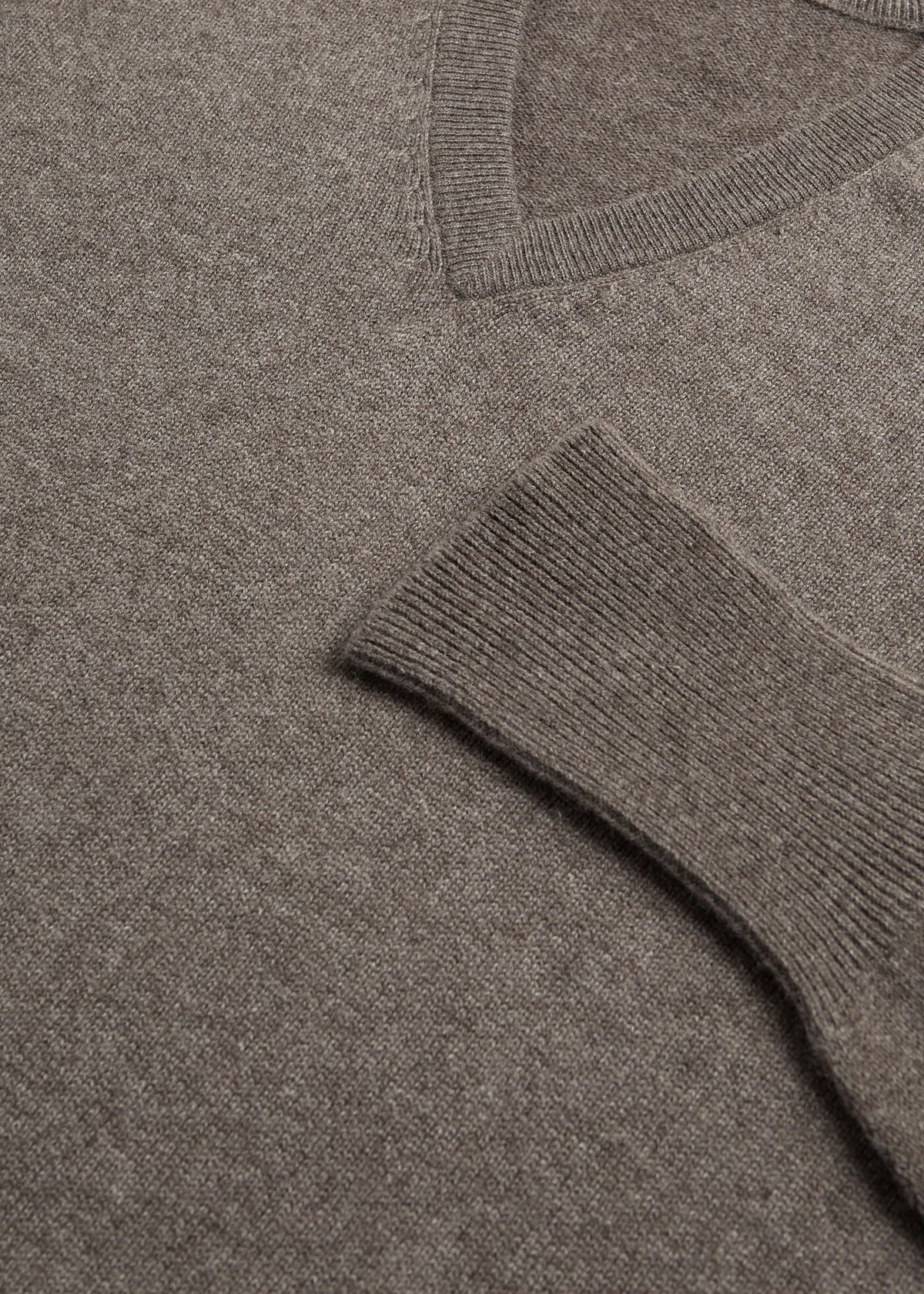 Classic Cashmere V-Neck Sweater - Paul Stuart Essential
