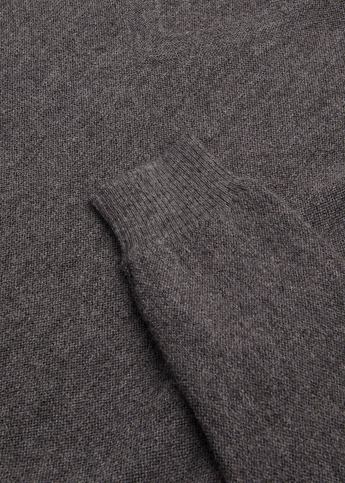 Classic Alpaca Links V-Neck Sweater - Paul Stuart Trusted