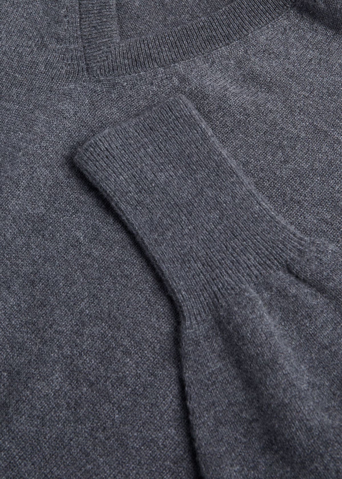 Classic Cashmere V-Neck Sweater - Paul Stuart Top Pick